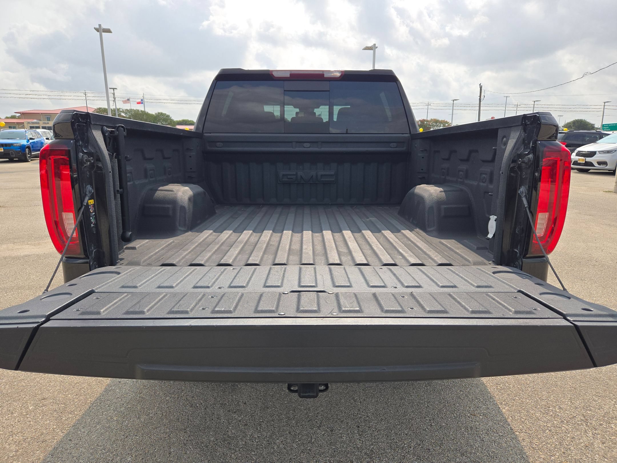 Used 2024 GMC Sierra 1500 SLT RWD image 24