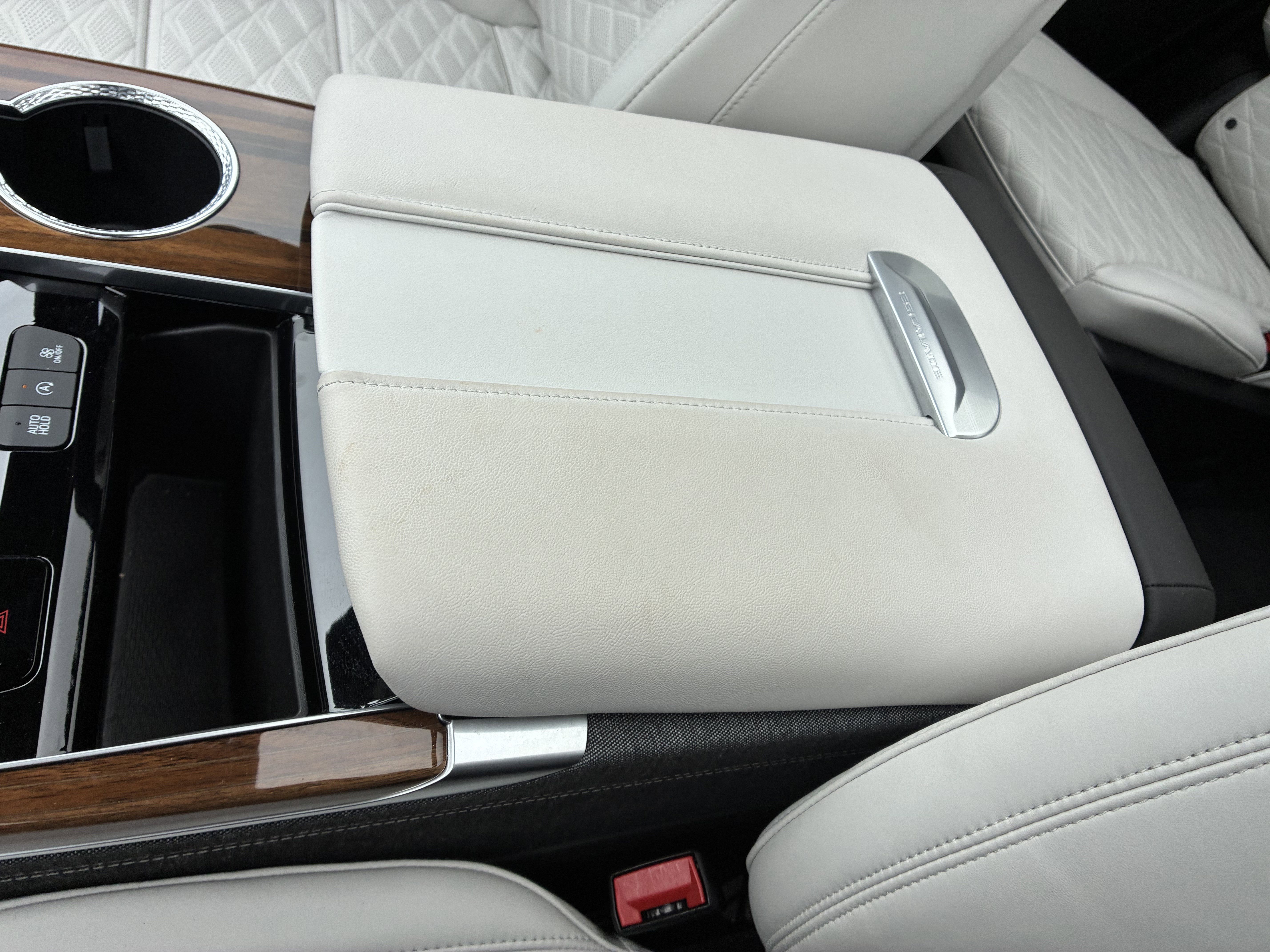 Used 2026 Cadillac Escalade Platinum Sport w/ LPO, Floor Liner Package AWD/4WD image 37