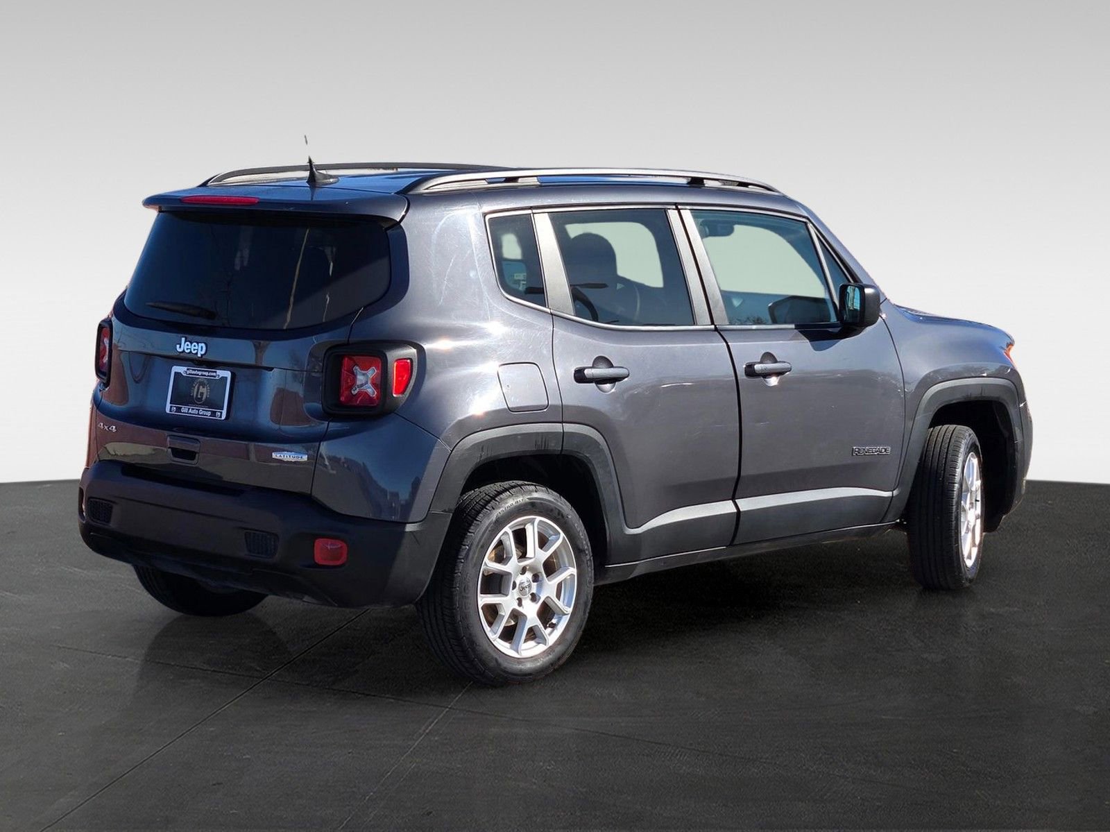 Used 2022 Jeep Renegade Latitude image 4