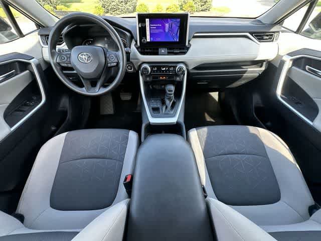 Used 2024 Toyota RAV4 XLE AWD/4WD image 19