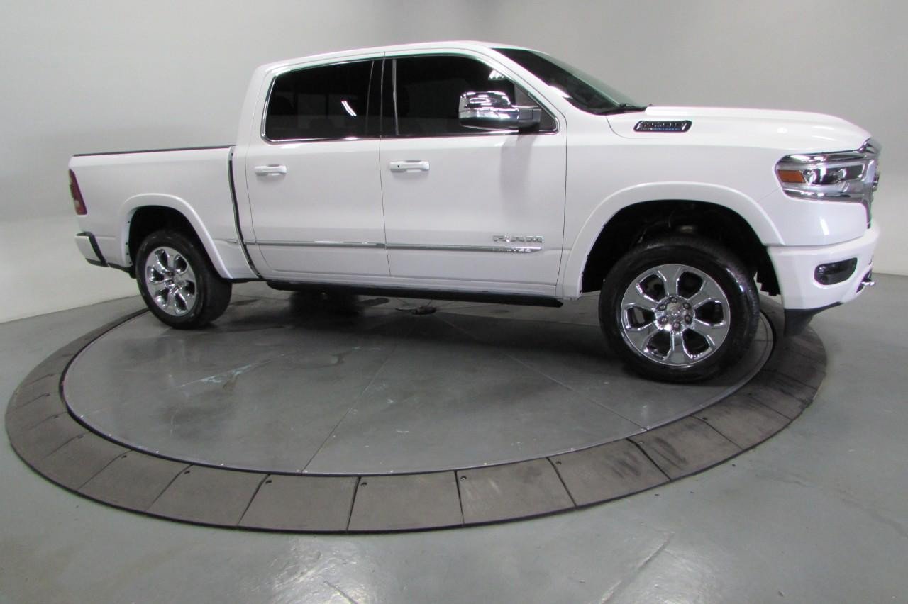 Used 2023 RAM 1500 Limited w/ Body Color Bumper Group AWD/4WD image 4