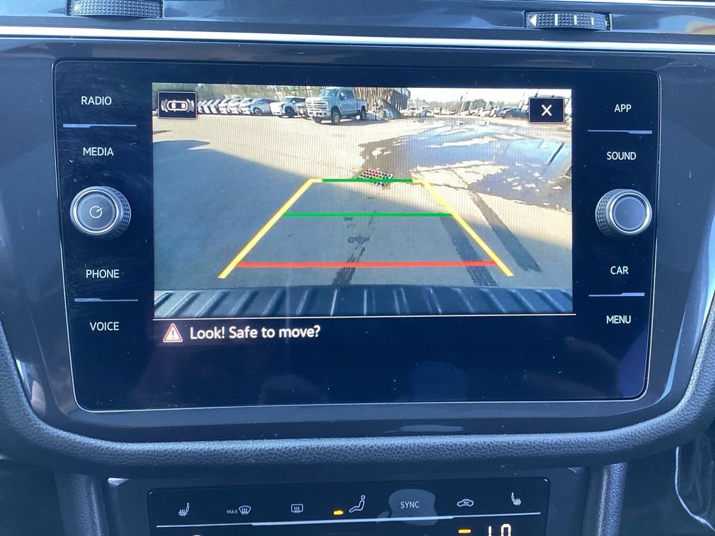 Used 2024 Volkswagen Tiguan SE R-Line image 23