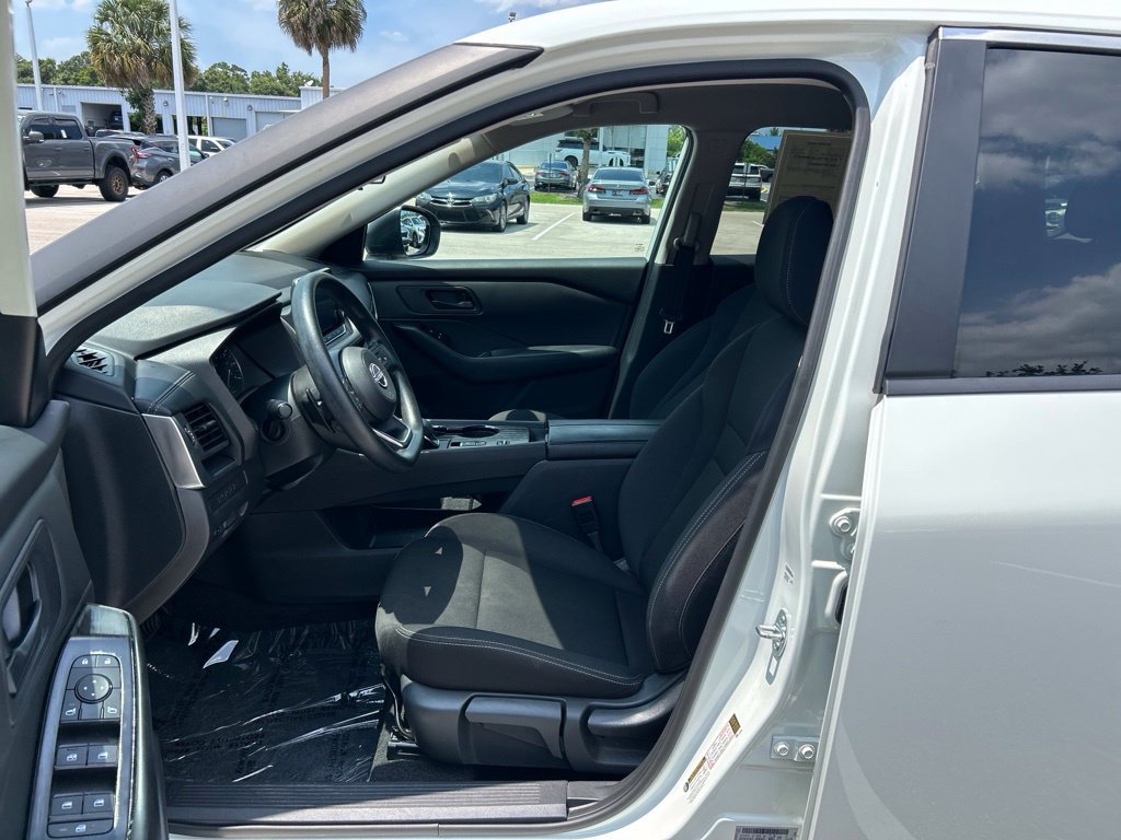 Certified 2024 Nissan Rogue S FWD image 17