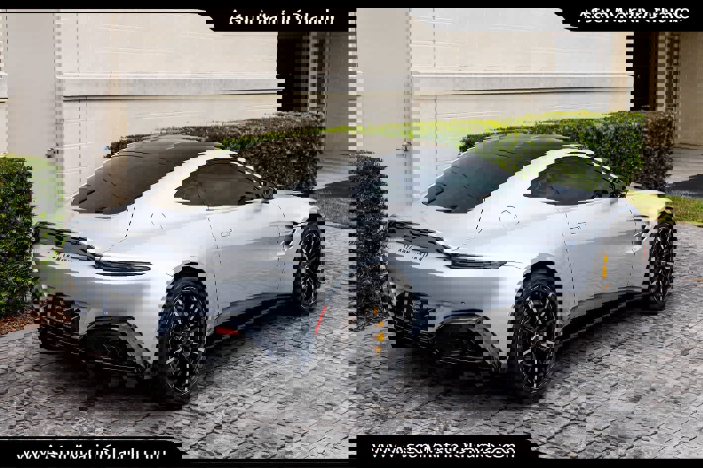 Used 2022 Aston Martin V8 Vantage Coupe image 22