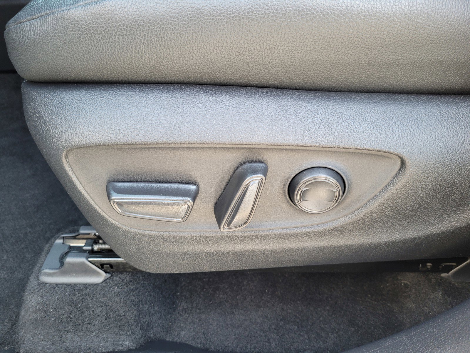 Used 2024 Toyota Grand Highlander XLE image 11