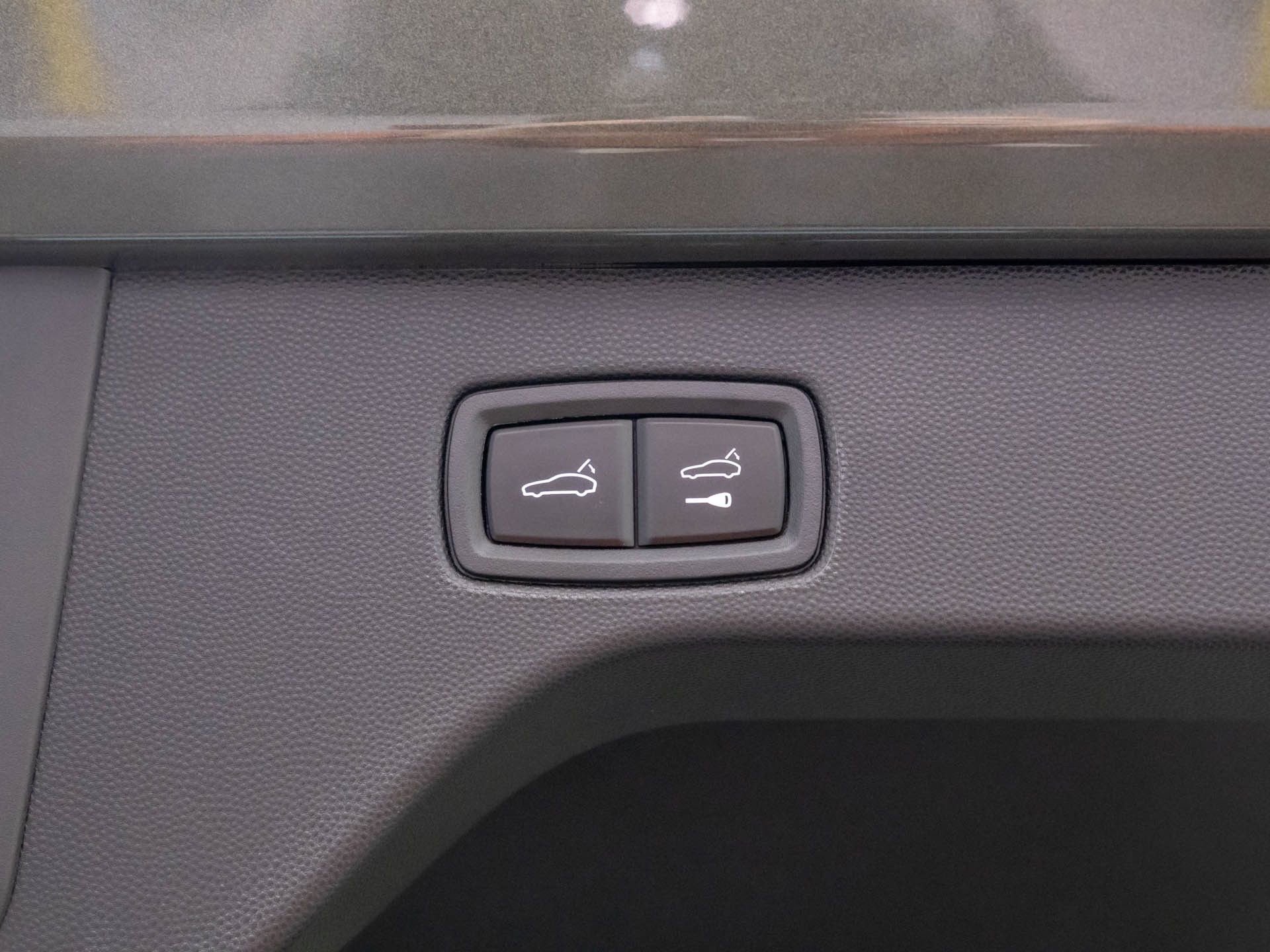 New 2025 Porsche Macan 4 Electric image 31