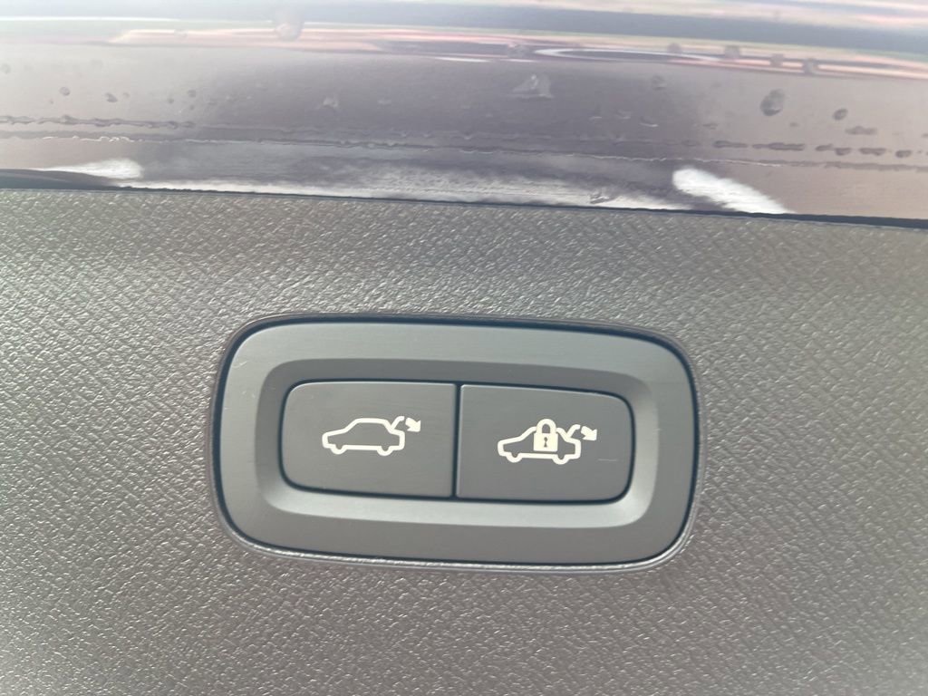 New 2026 Volvo XC90 B6 Plus w/ Protection Package Premier image 34