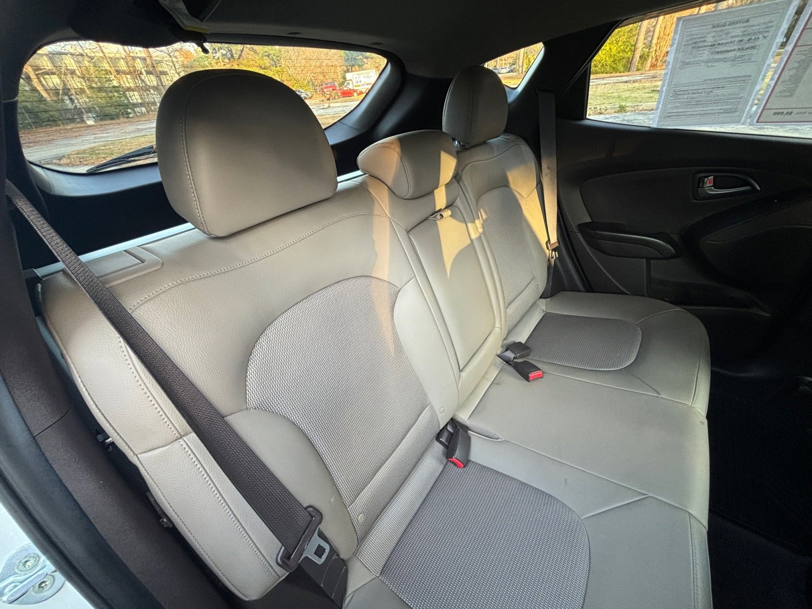 Used 2015 Hyundai Tucson SE image 18