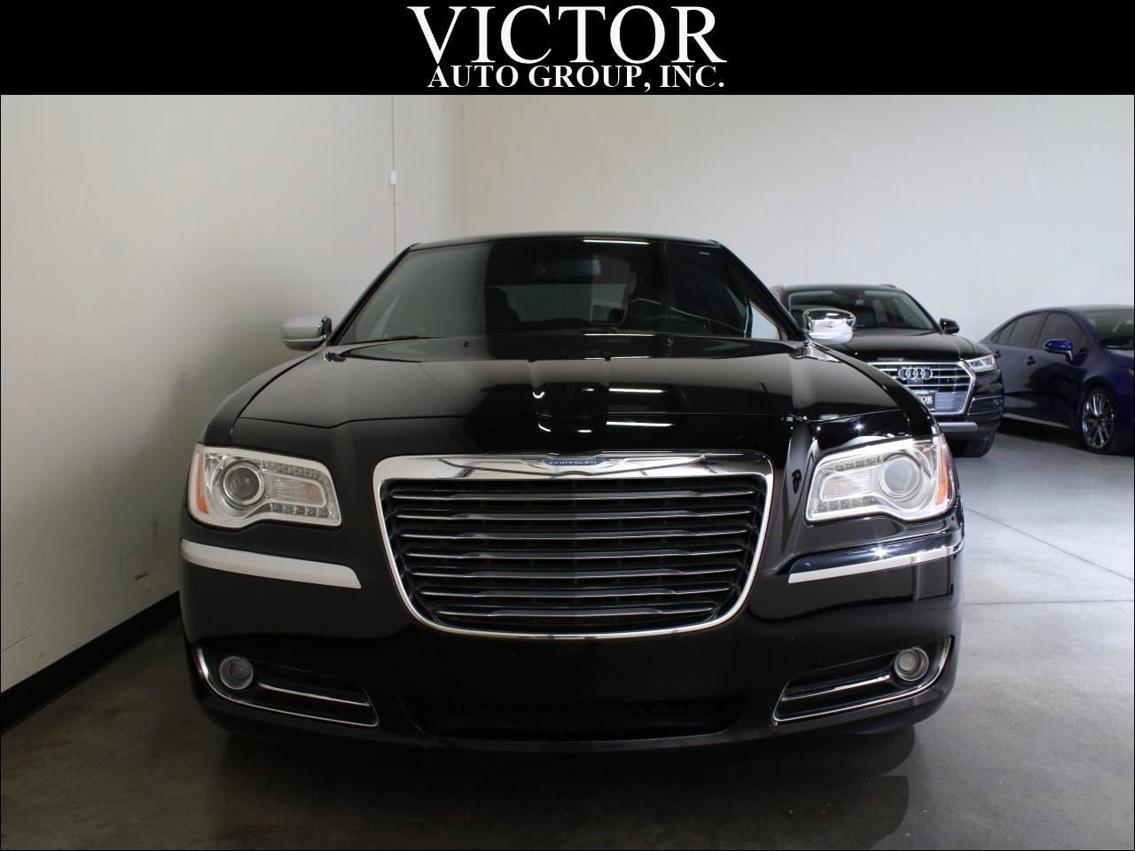 Used 2012 Chrysler 300 Limited RWD image 2