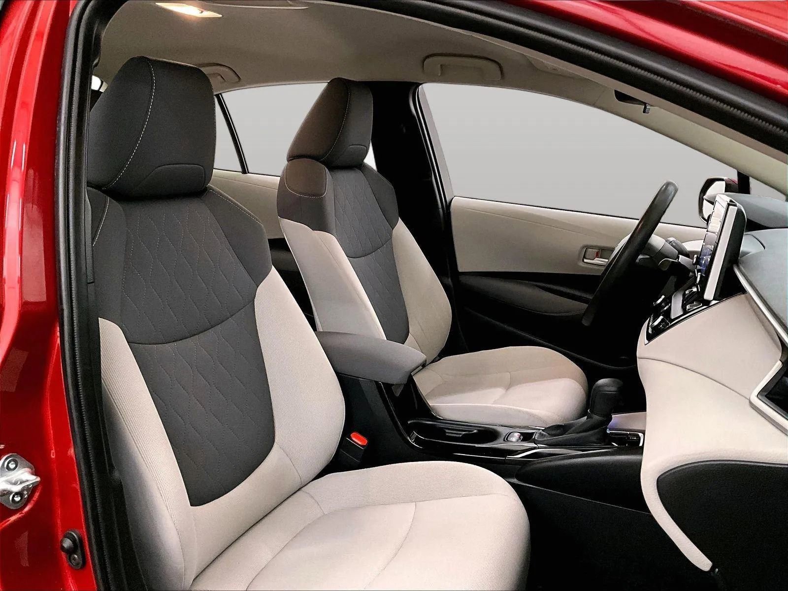 Used 2021 Toyota Corolla LE image 7