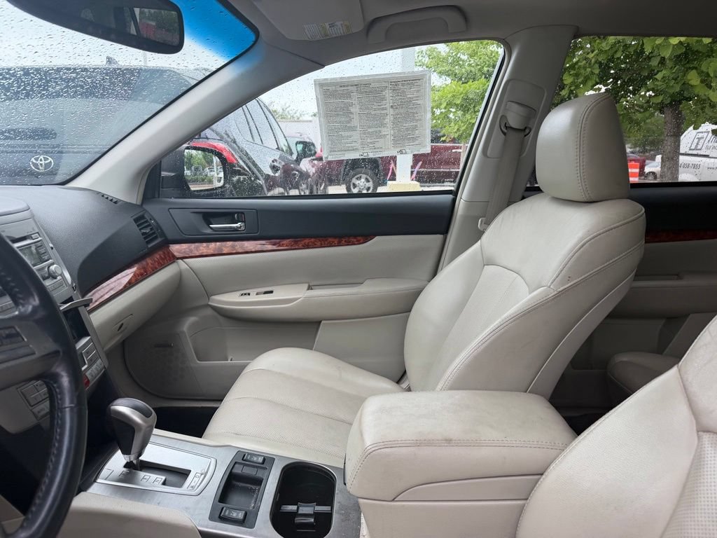 Used 2011 Subaru Outback 3.6R Limited w/ PWR Moonroof Pkg AWD/4WD image 12