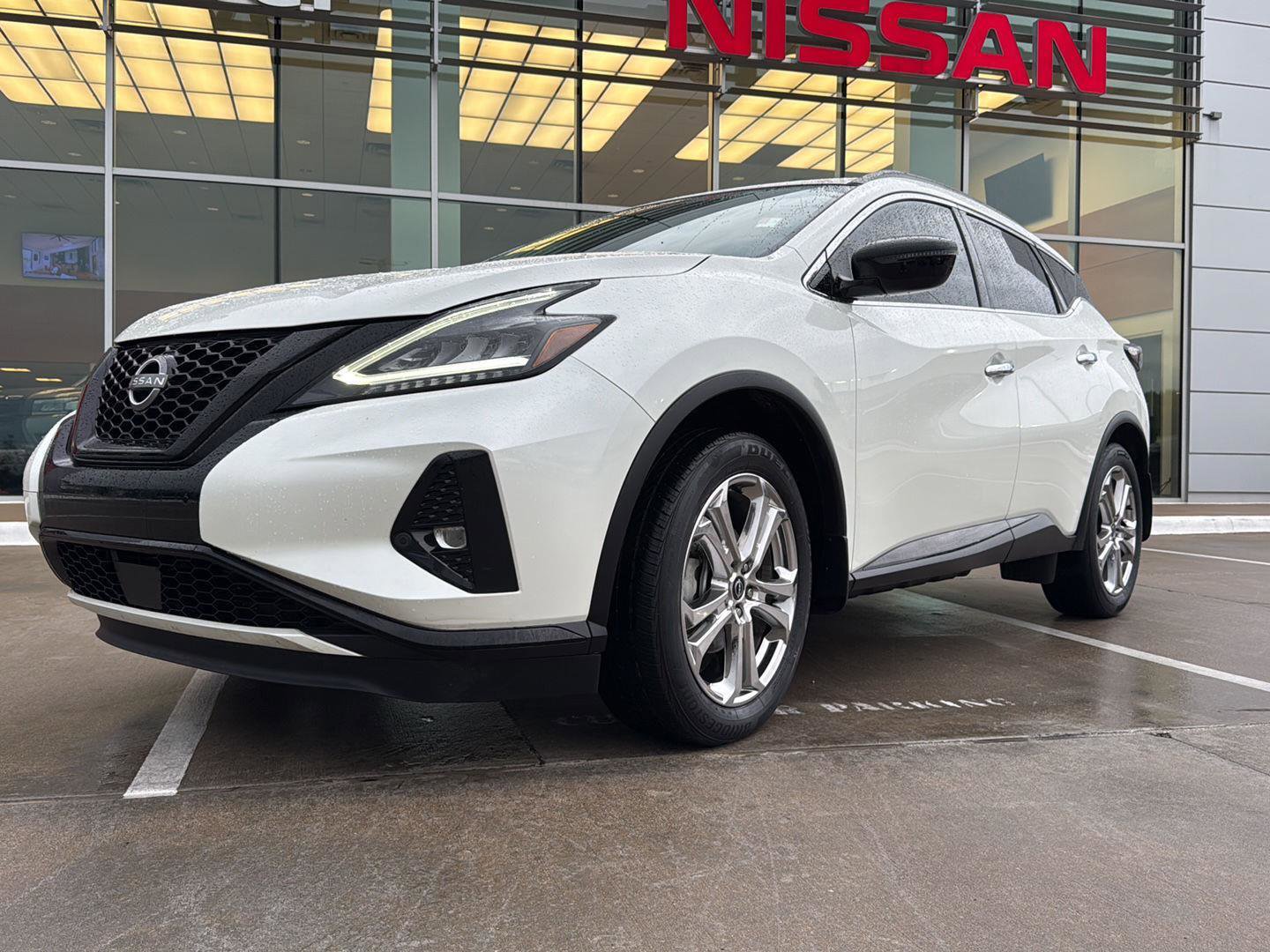 Used 2023 Nissan Murano SV w/ SV Midnight Edition Package FWD image 2
