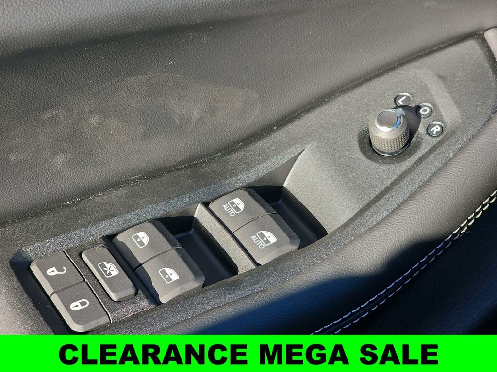 New 2025 Jeep Grand Cherokee Altitude image 28