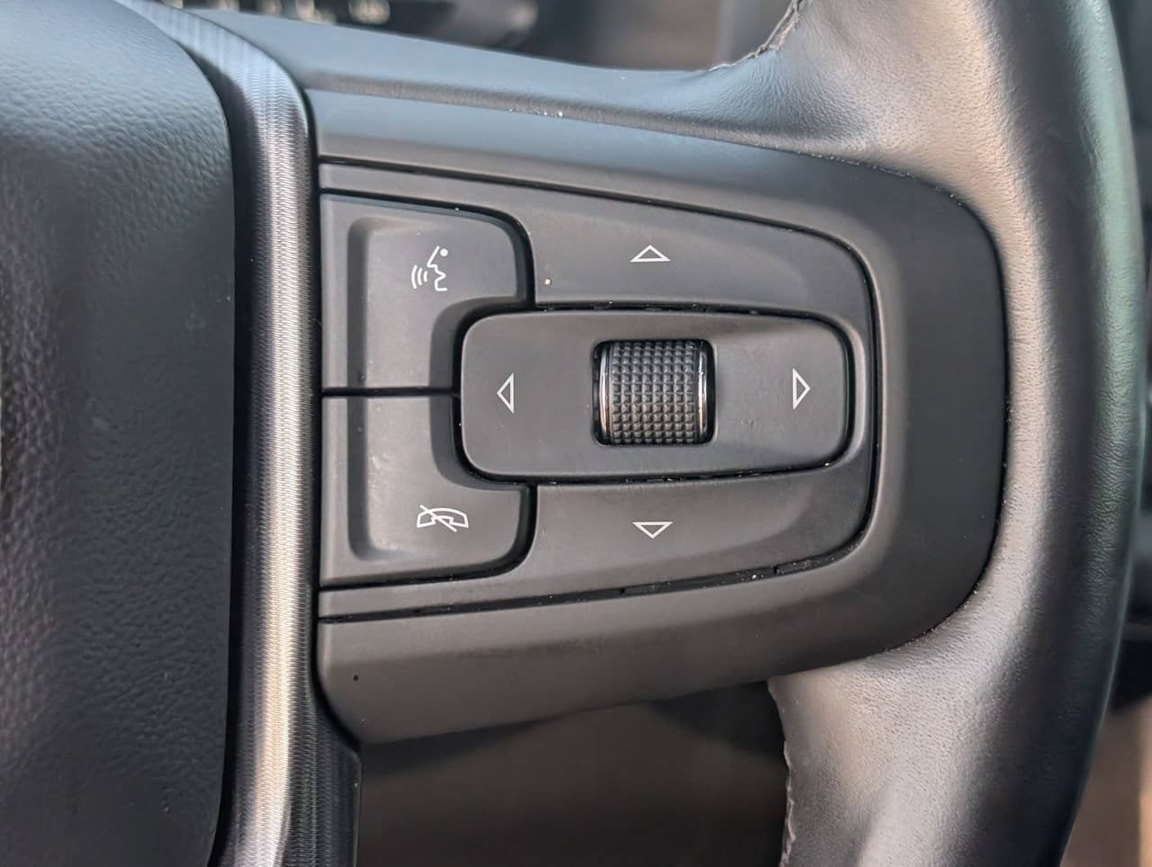 Used 2023 GMC Yukon Denali Ultimate AWD/4WD image 21