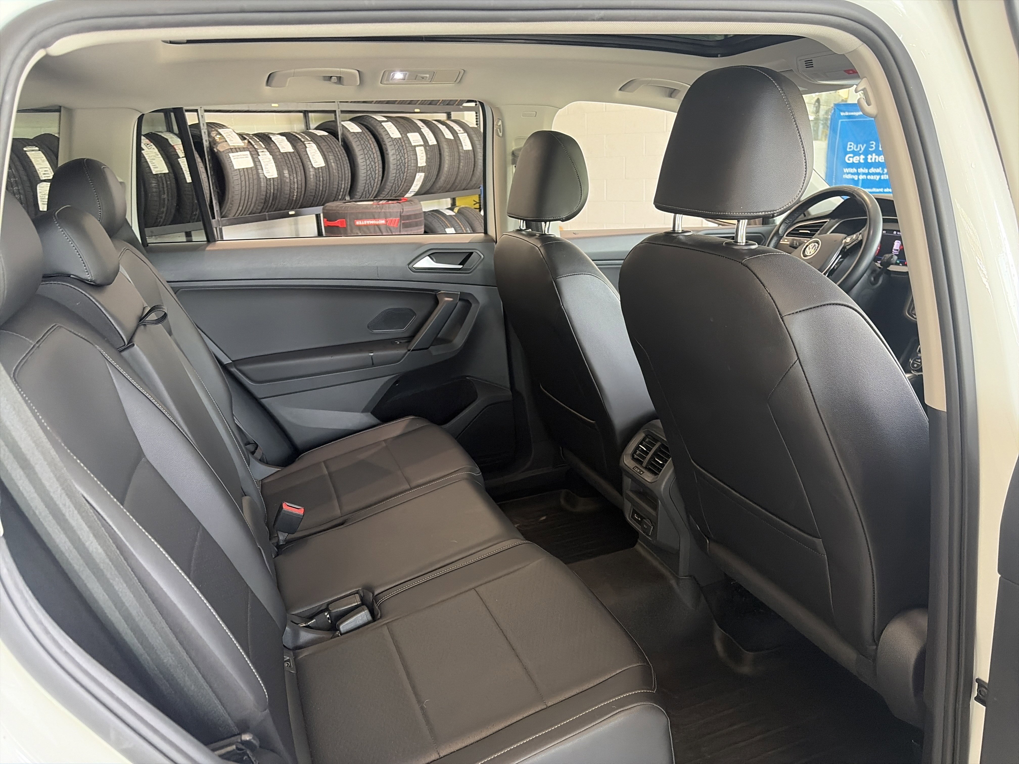 Used 2019 Volkswagen Tiguan SEL AWD/4WD image 28