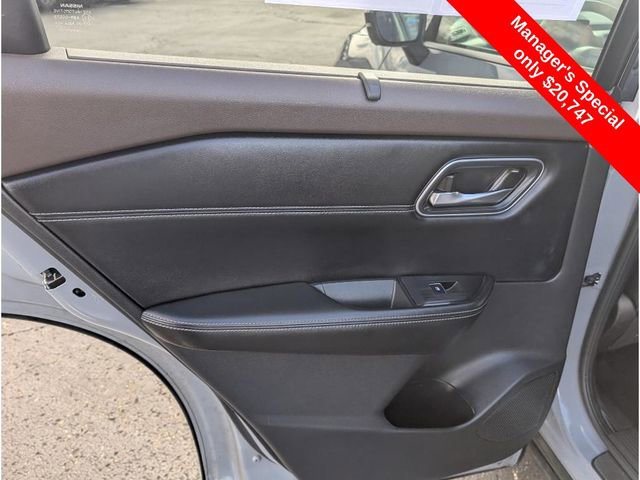 Used 2021 Nissan Rogue Platinum image 10