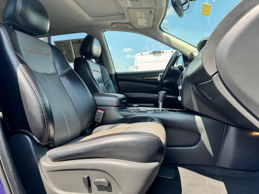 Used 2019 Nissan Pathfinder SL AWD/4WD image 10