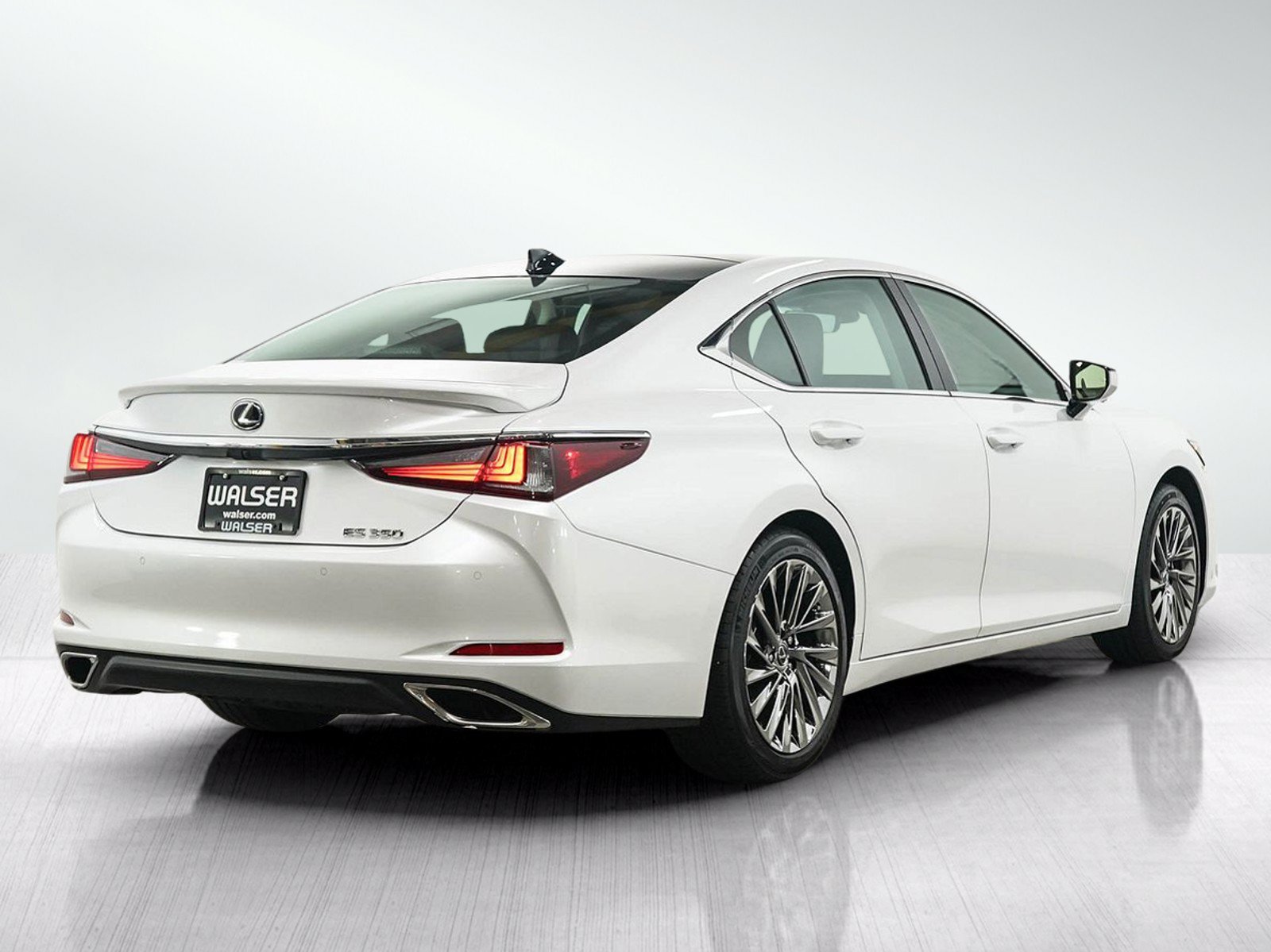 Used 2024 Lexus ES 350 w/ Accessory Package (Z1) FWD image 5