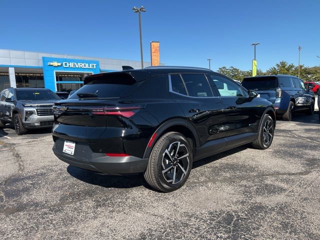 New 2026 Chevrolet Equinox EV LT image 3