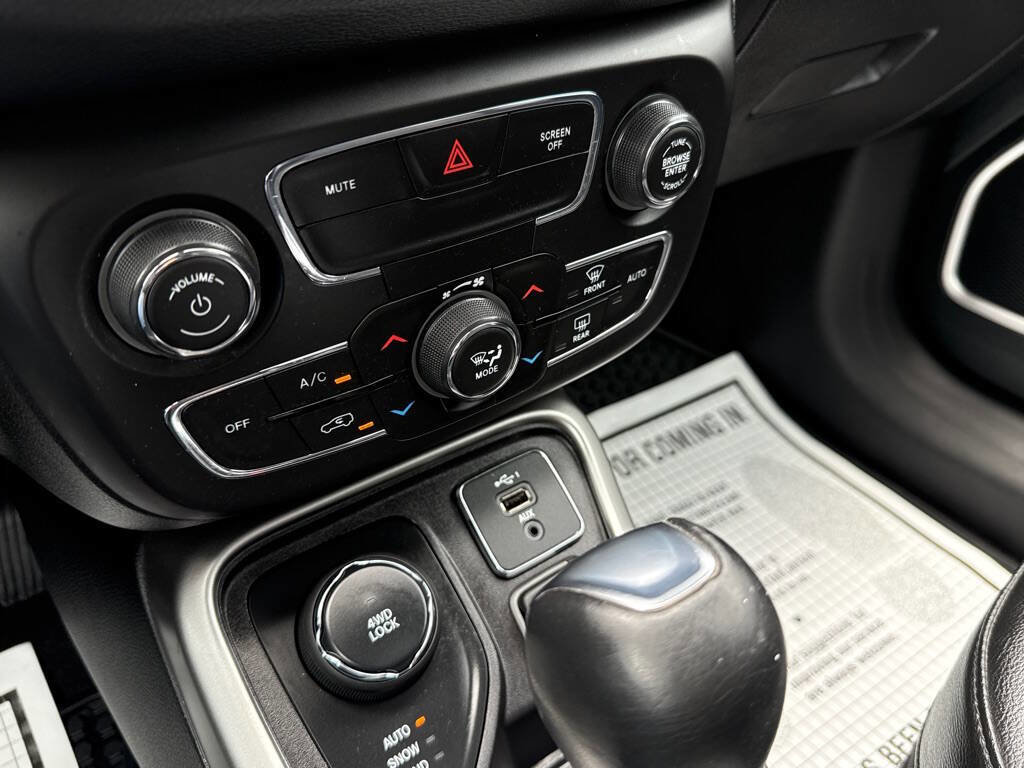 Used 2020 Jeep Compass Latitude w/ Cold Weather Group image 26