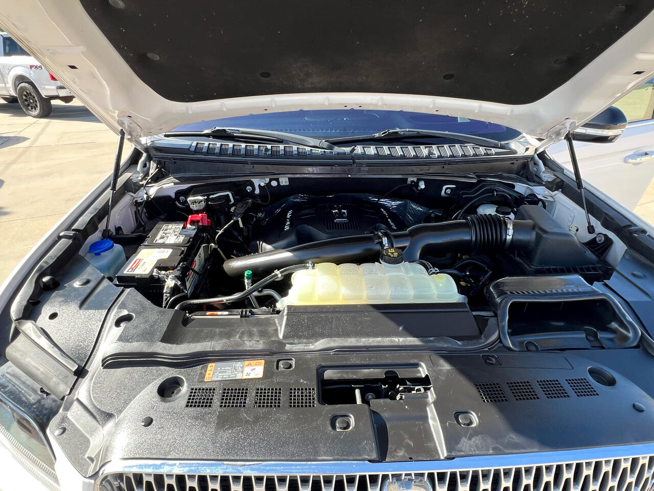 Used 2018 Lincoln Navigator Reserve w/ Technology Package image 36