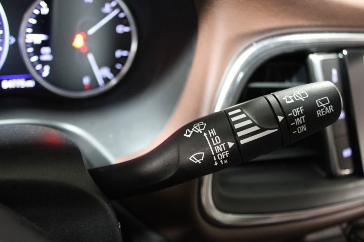 Used 2020 Buick Enclave Avenir w/ Avenir Technology Package image 40