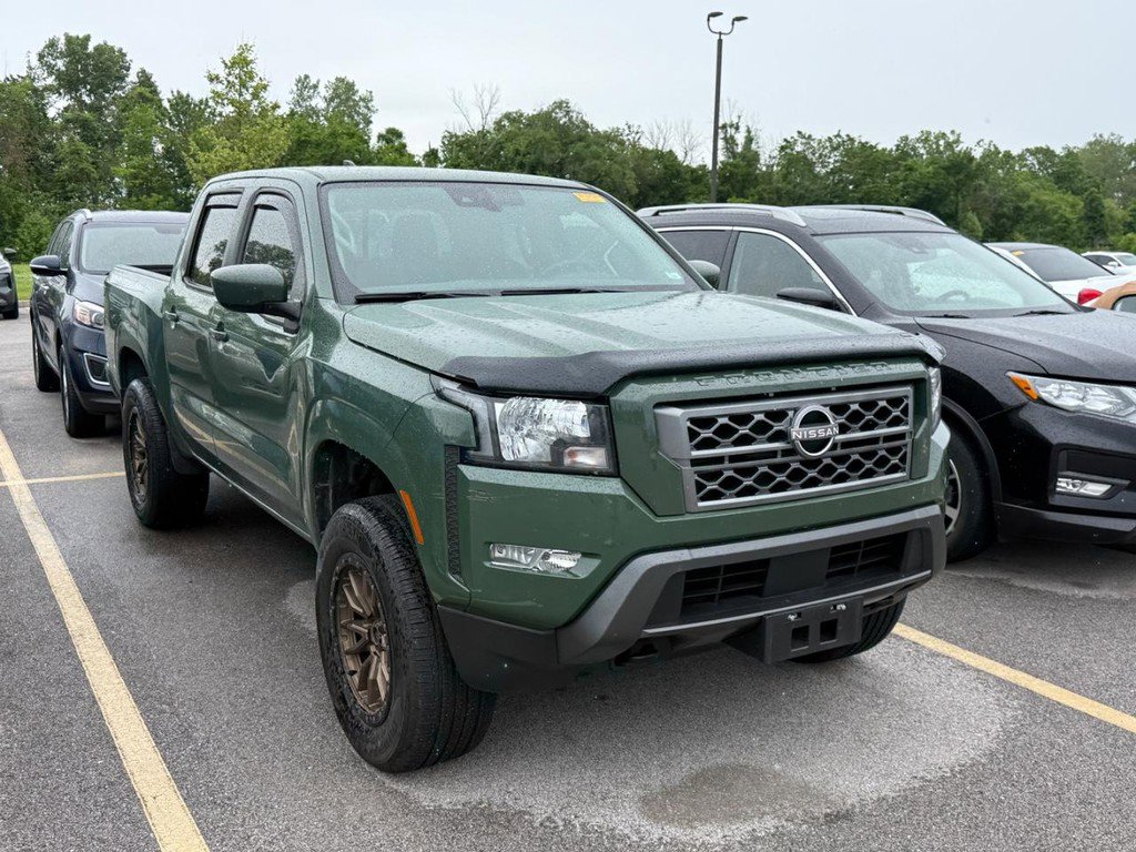 Used 2022 Nissan Frontier SV AWD/4WD image 3