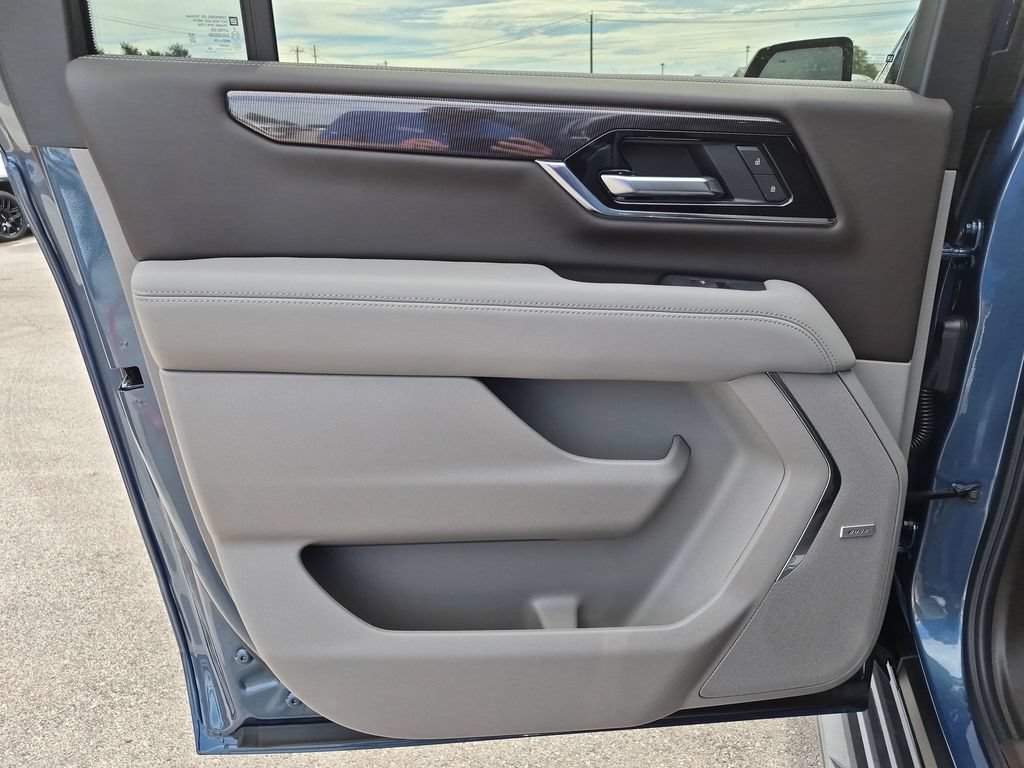 New 2026 GMC Yukon XL Elevation w/ Elevation Premium Package AWD/4WD image 39