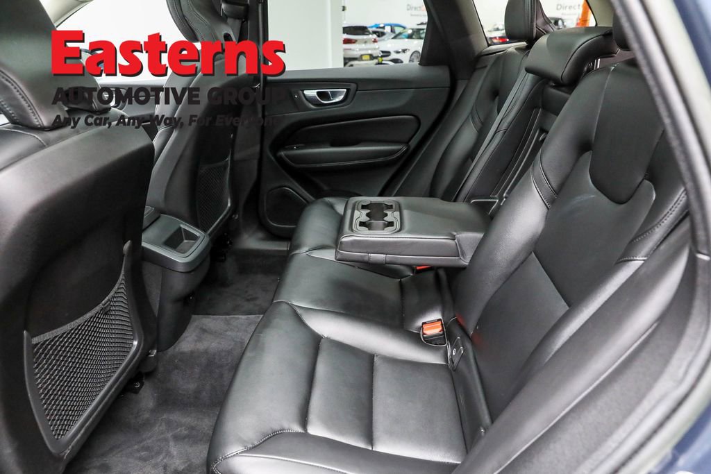 Used 2023 Volvo XC60 B5 Core image 20
