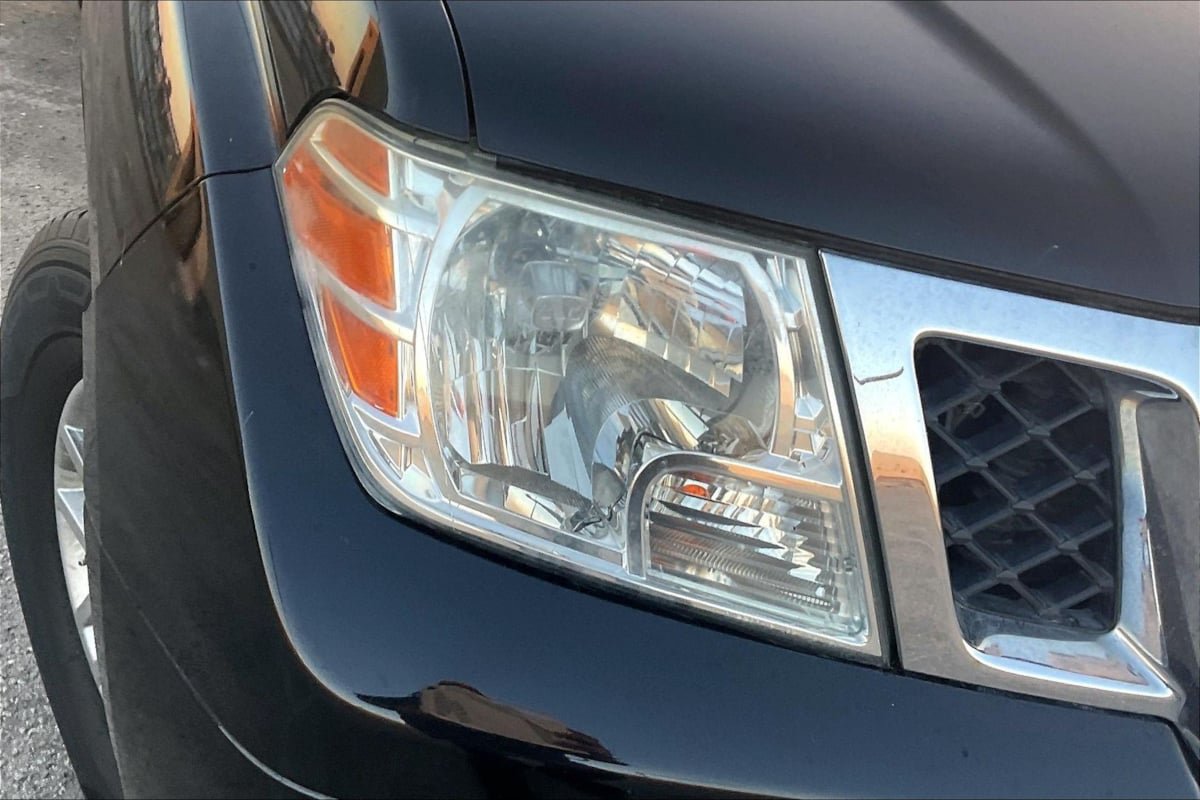 Used 2018 Nissan Frontier SV RWD image 28