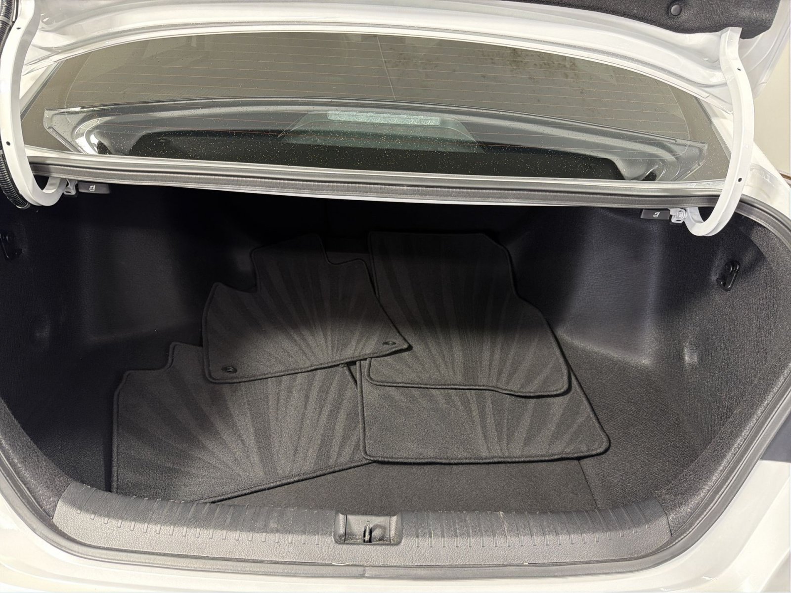 Used 2025 Honda Accord SE image 25