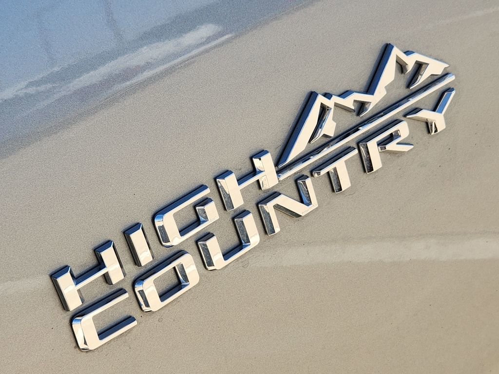 Used 2023 Chevrolet Traverse High Country w/ LPO, Floor Liner Package image 14