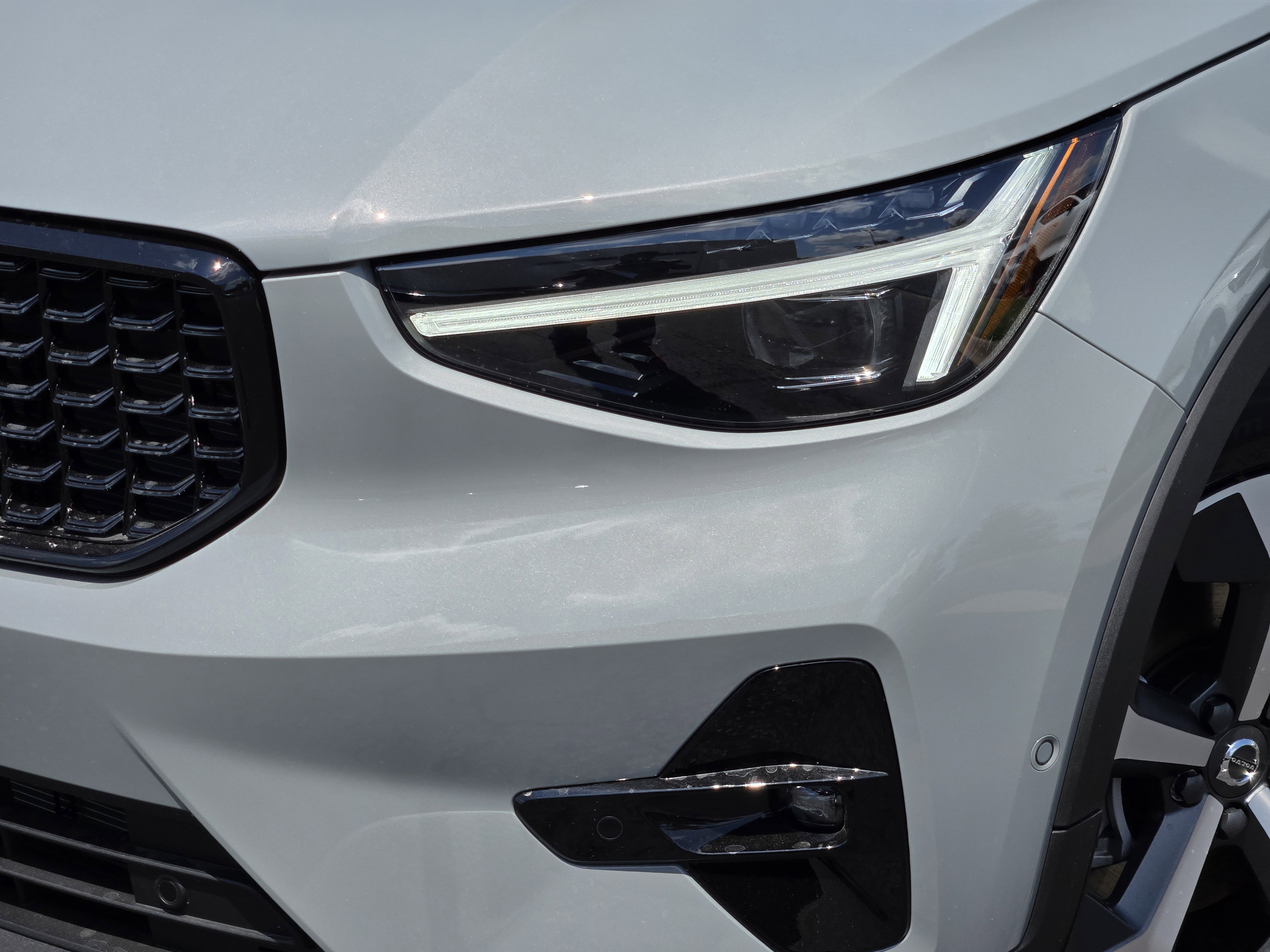 New 2026 Volvo XC40 B5 Plus w/ Protection Package Premier image 10