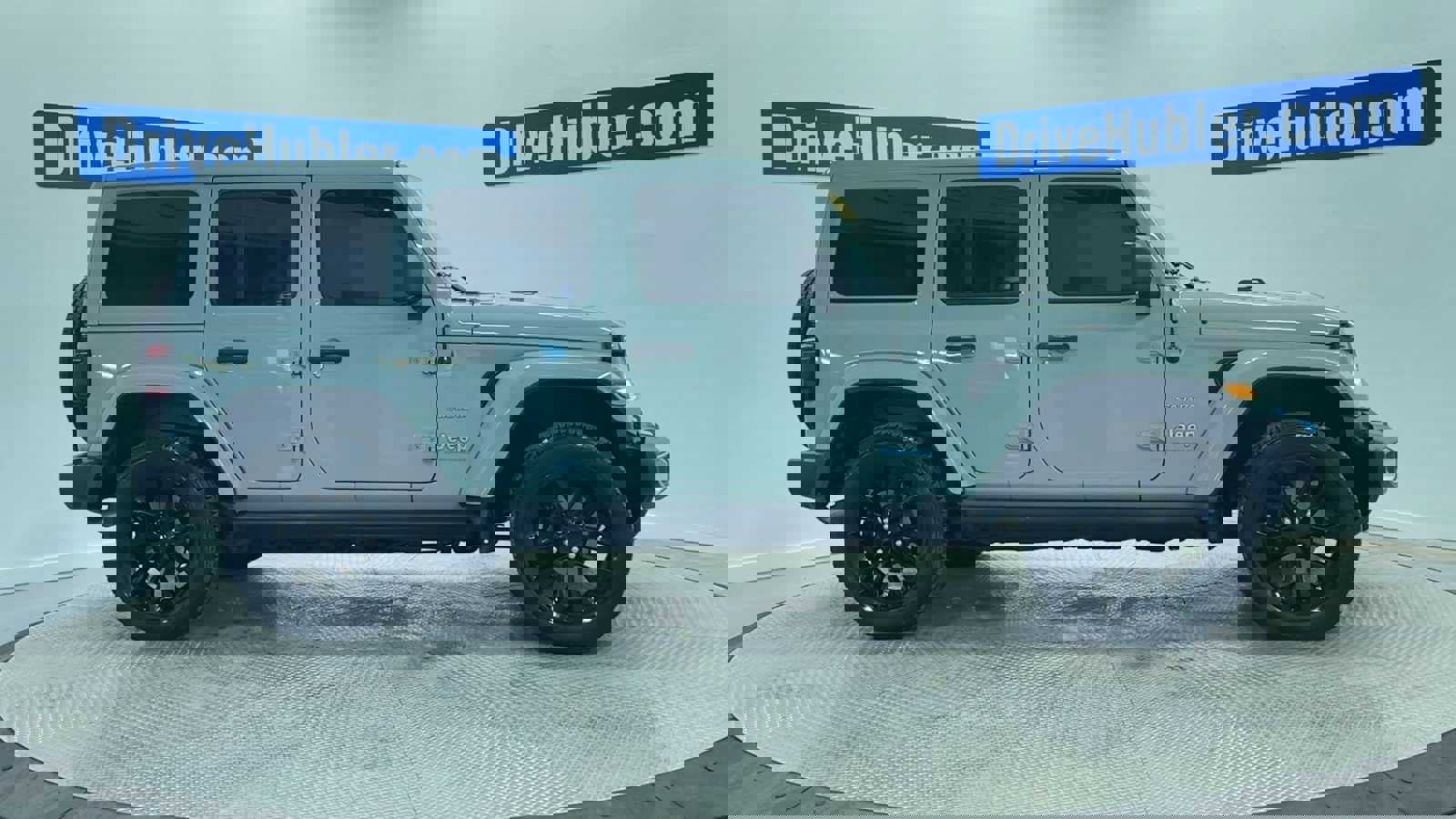 Used 2023 Jeep Wrangler Sahara w/ Cold Weather Group image 6