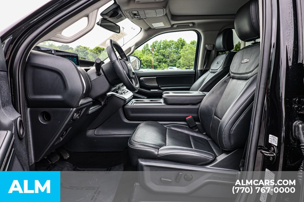 Used 2025 Ford Expedition Platinum AWD/4WD image 17