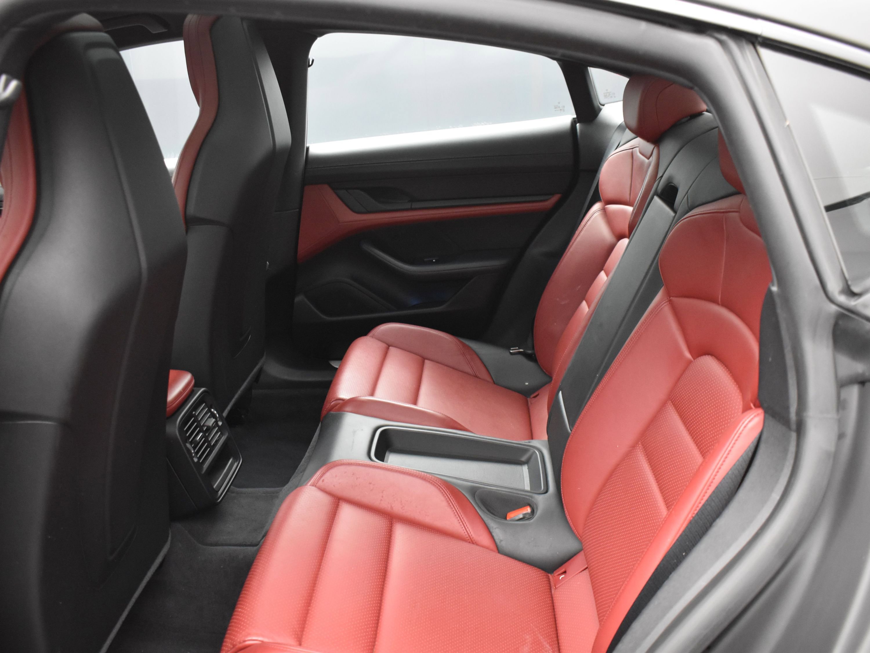 Used 2020 Porsche Taycan 4S image 10