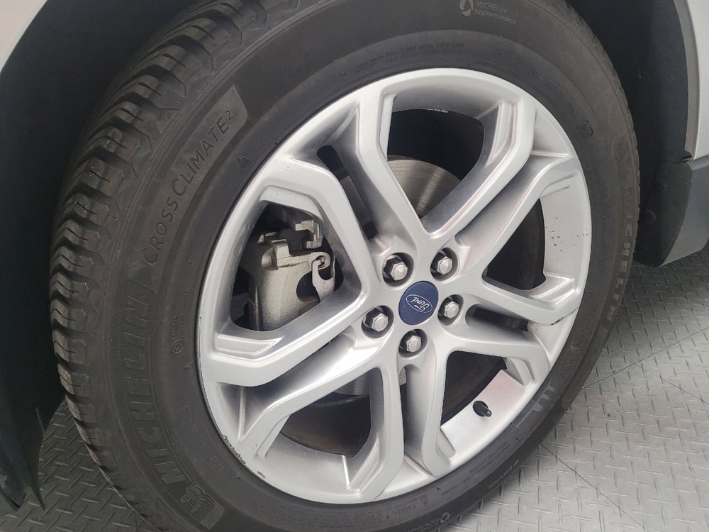 Used 2018 Ford Edge Titanium image 31