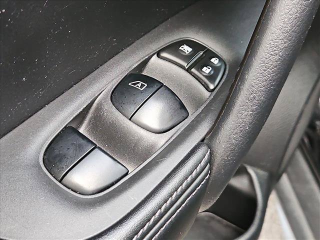 Used 2017 Nissan Rogue SL FWD image 23