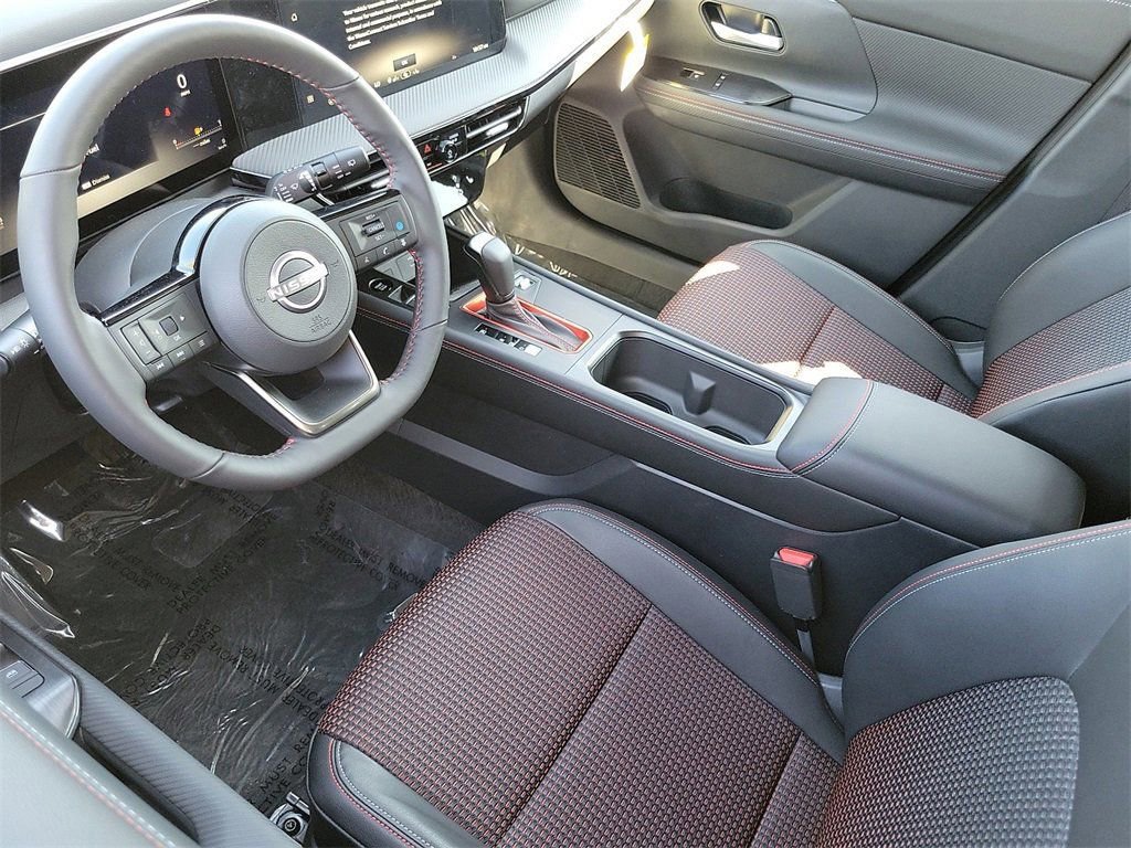 New 2026 Nissan Kicks SR w/ SR Premium Package FWD image 6