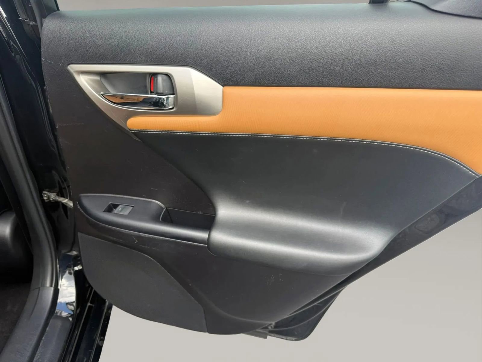 Used 2015 Lexus CT 200h FWD image 37
