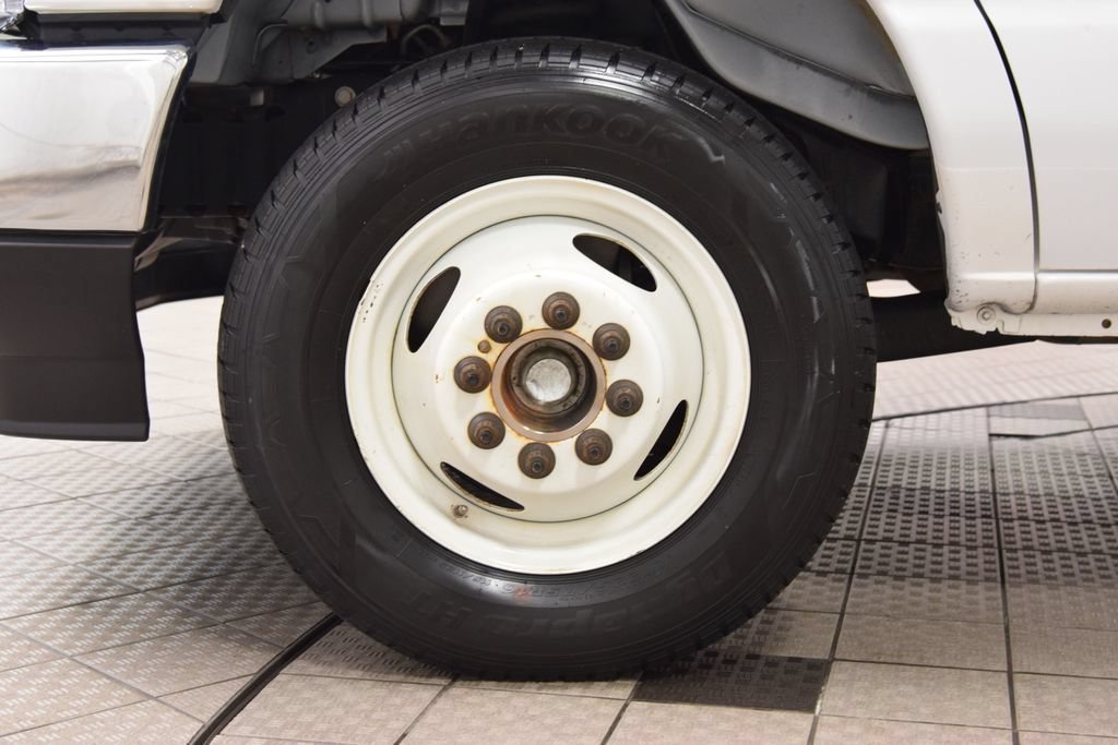 Used 2023 Ford E-450 and Econoline 450 Super Duty w/ Power Windows & Locks Group RWD image 14