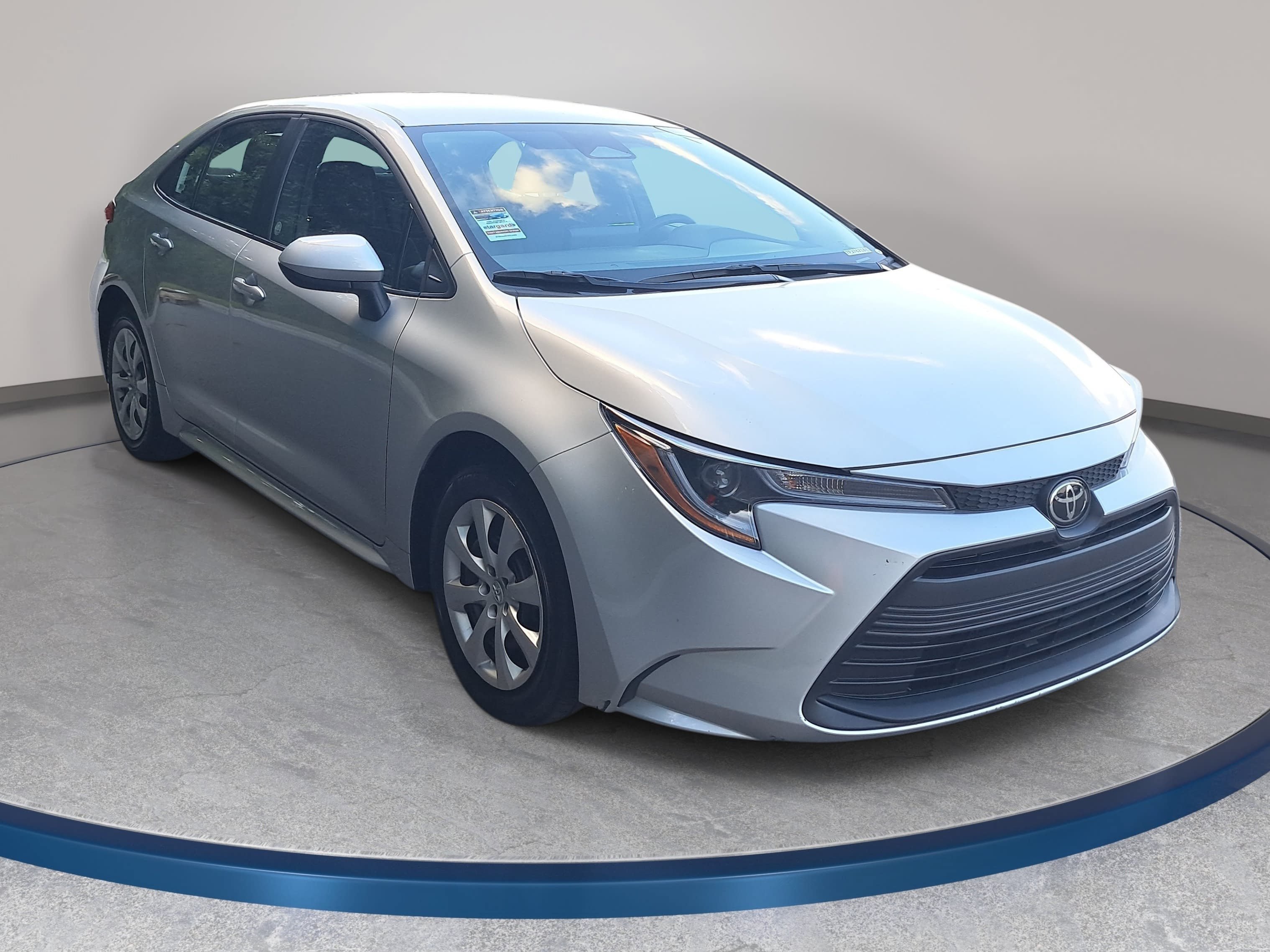 Used 2026 Toyota Corolla LE FWD image 3