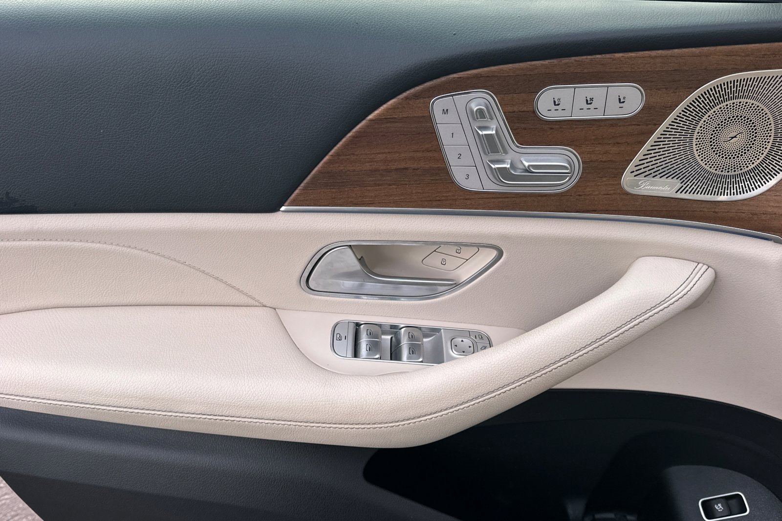 Used 2024 Mercedes-Benz GLE 450 4MATIC image 11