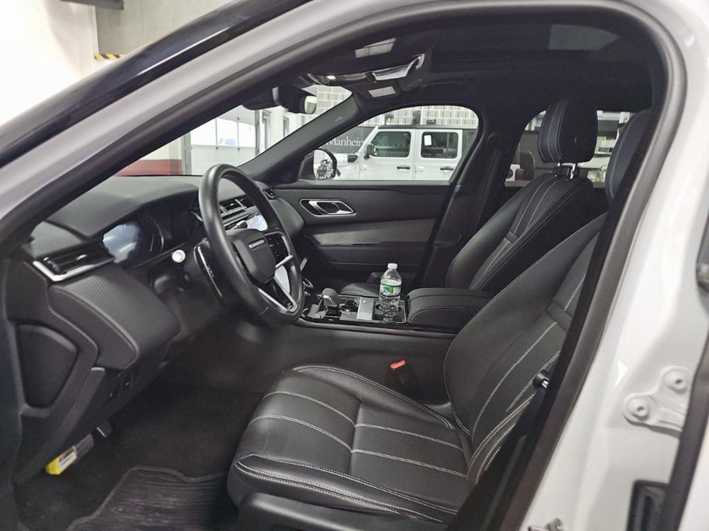 Used 2022 Land Rover Range Rover Velar R-Dynamic S image 3