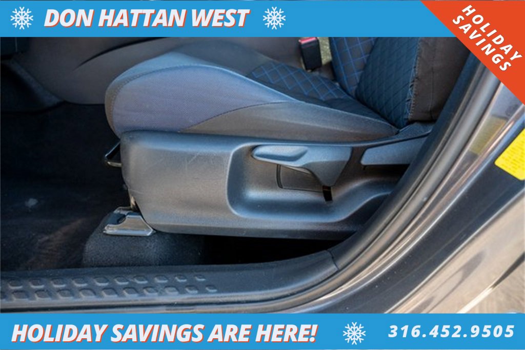 Used 2021 Toyota C-HR XLE image 19