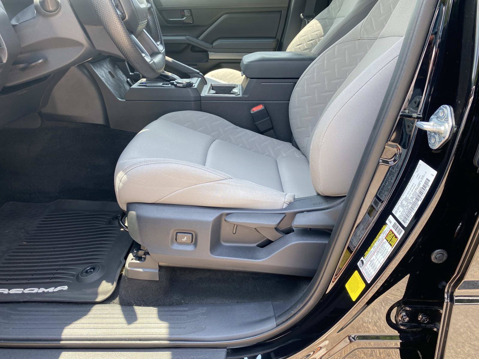 Used 2024 Toyota Tacoma SR5 AWD/4WD image 19