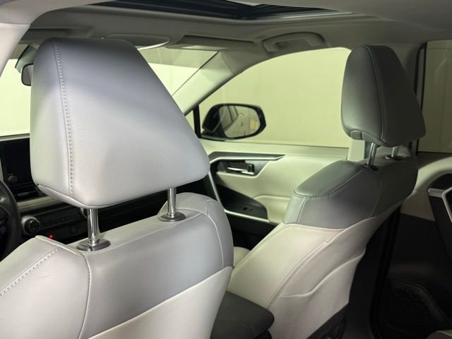 Used 2023 Toyota RAV4 XLE Premium image 20