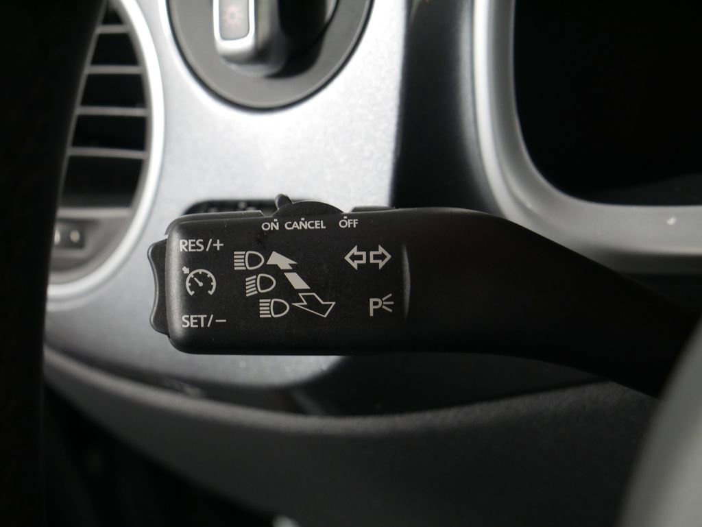 Used 2019 Volkswagen Beetle 2.0T SE image 13