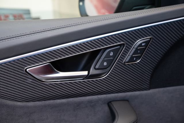New 2025 Audi RS Q8 performance image 23