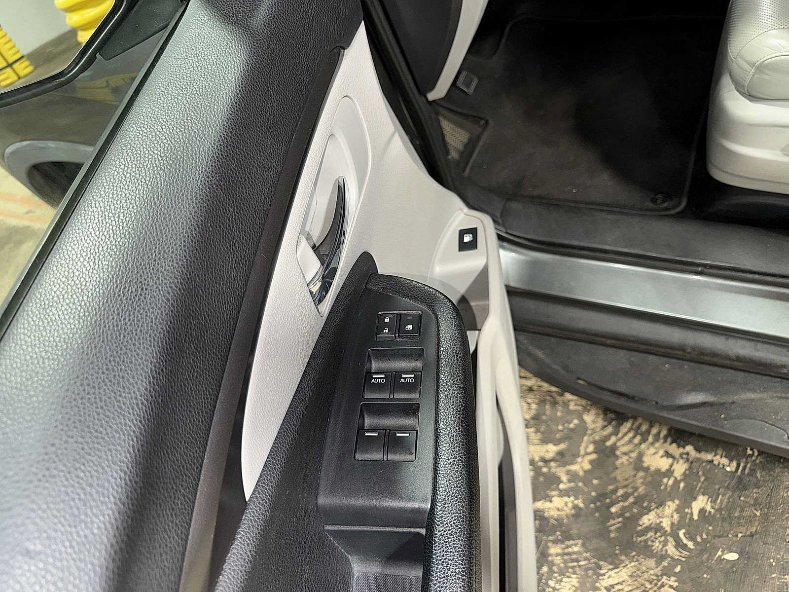 Used 2017 Honda Ridgeline RTL-T image 23